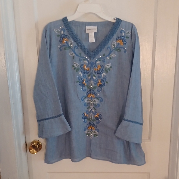 Alfred Dunner Tops - Alfred Dunner Blue Embellished Bell Sleeve Tunic Tip Size Large